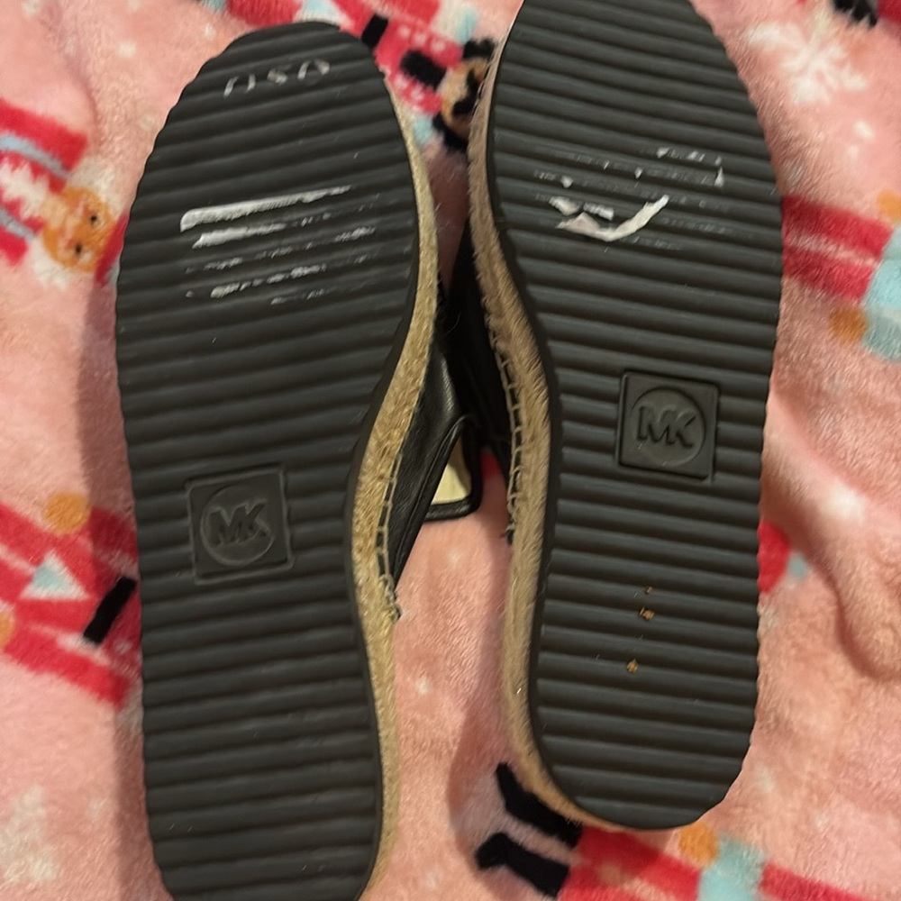 Shoes - Picture 3 of 3
